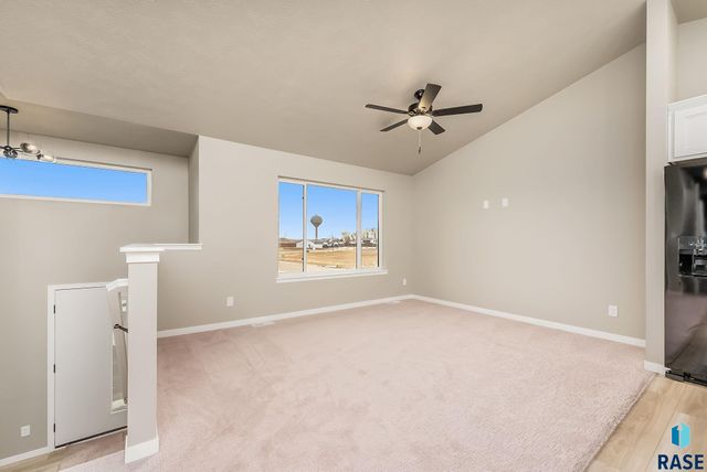 901 N Independent St Street, Lennox, SD 57039