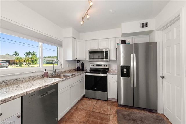 190 Brooks RD, North Fort Myers, FL 33917