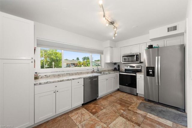 190 Brooks RD, North Fort Myers, FL 33917