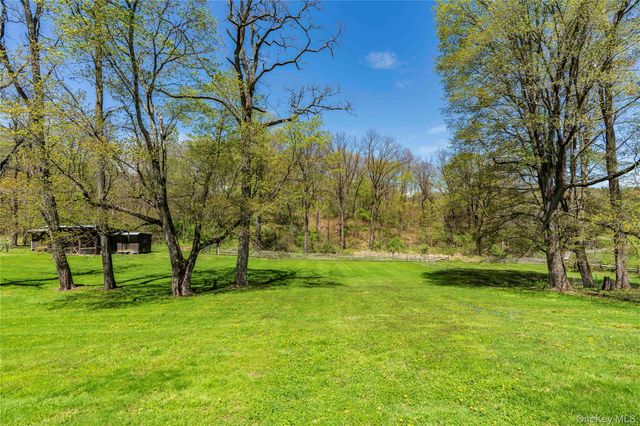 553 Salt Point Turnpike, Poughkeepsie, NY 12601