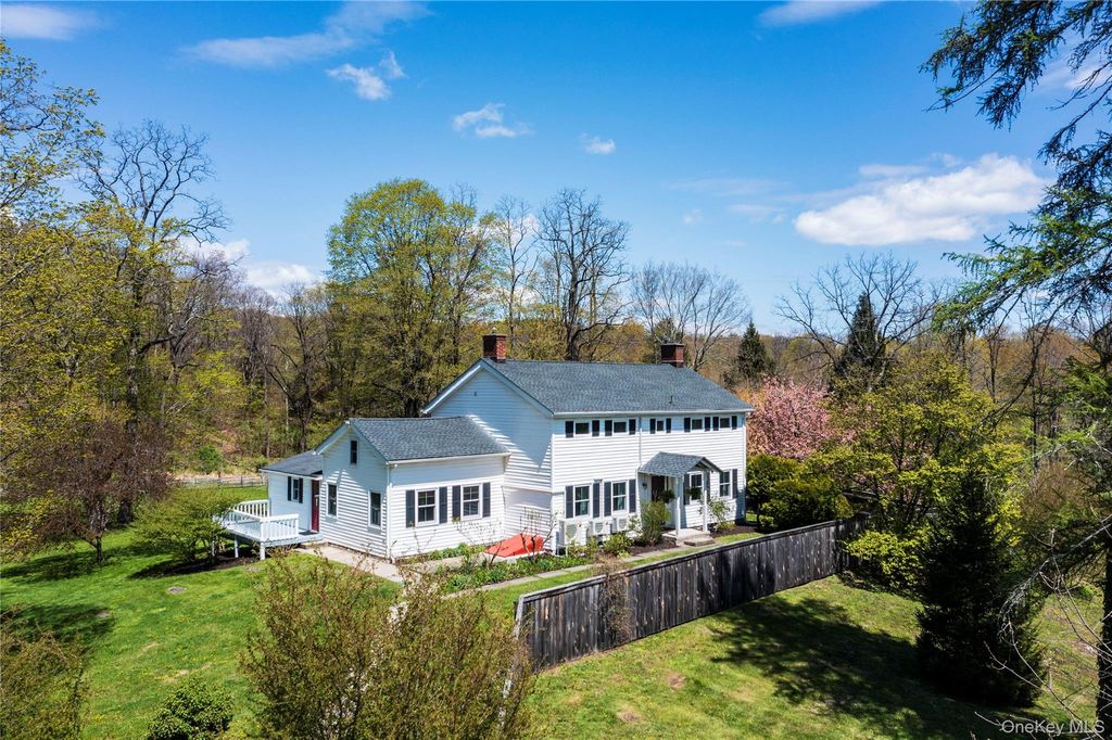 553 Salt Point Turnpike, Poughkeepsie, NY 12601