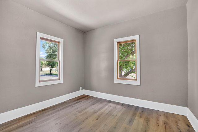 499 Columbia Street, Waterloo, IA 50703