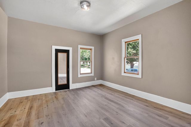 499 Columbia Street, Waterloo, IA 50703