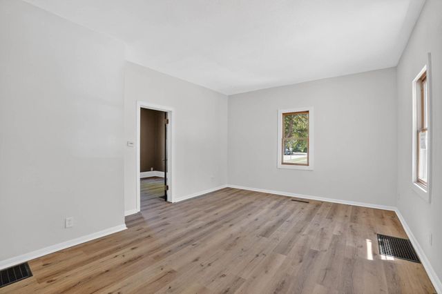499 Columbia Street, Waterloo, IA 50703