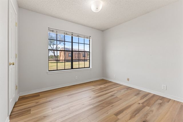 740 Squire Place, Red Oak, TX 75154