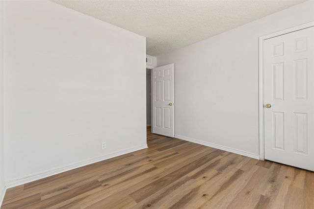 740 Squire Place, Red Oak, TX 75154