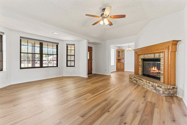 740 Squire Place, Red Oak, TX 75154