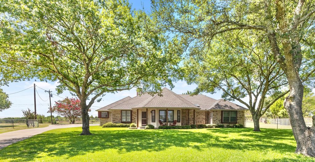 740 Squire Place, Red Oak, TX 75154