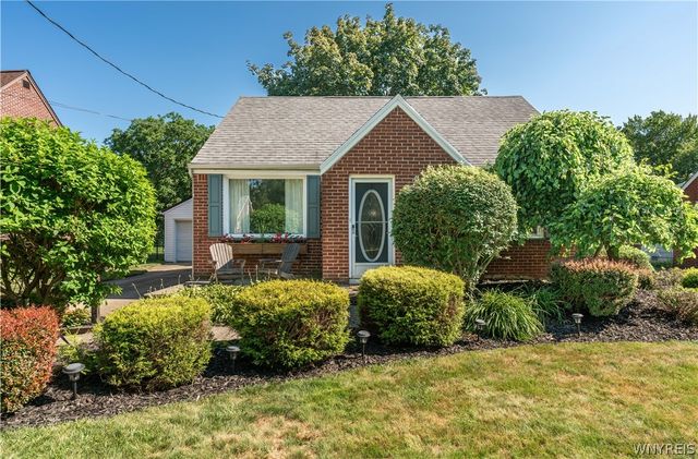 31 Sunset Road, Cheektowaga, NY 14227