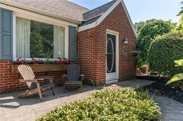 31 Sunset Road, Cheektowaga, NY 14227