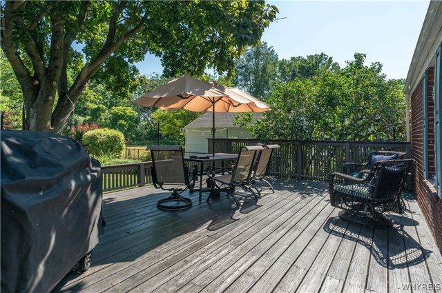 31 Sunset Road, Cheektowaga, NY 14227