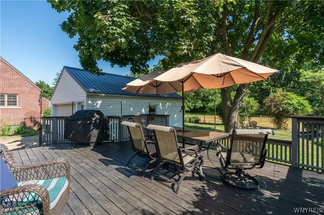 31 Sunset Road, Cheektowaga, NY 14227