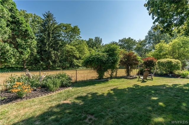 31 Sunset Road, Cheektowaga, NY 14227