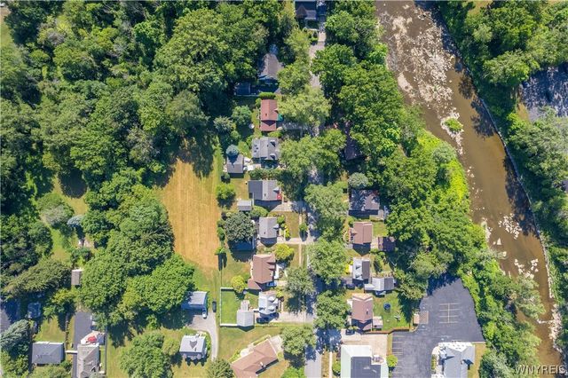 31 Sunset Road, Cheektowaga, NY 14227