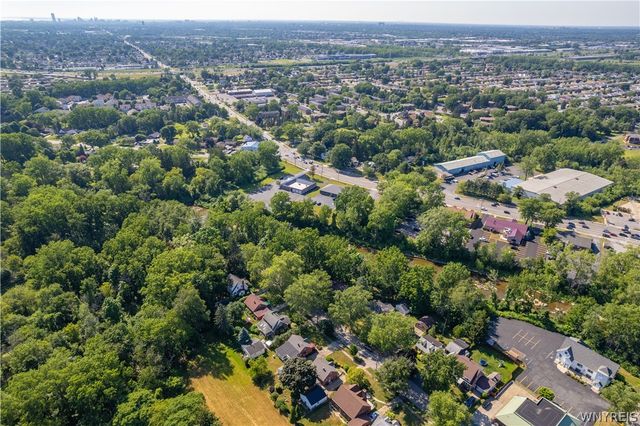 31 Sunset Road, Cheektowaga, NY 14227