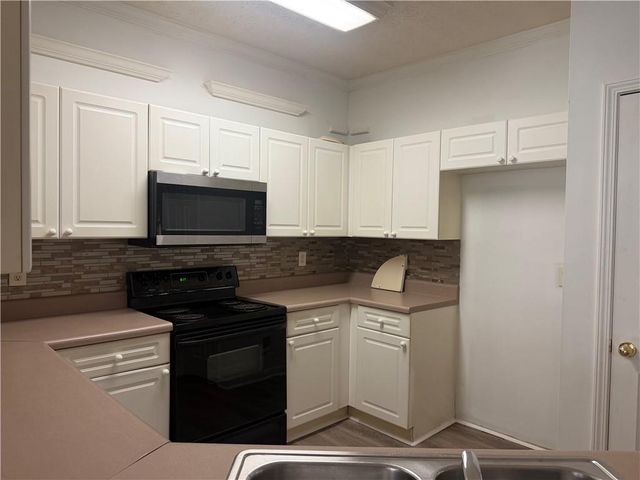 6016 Leeshire Trace, Tucker, GA 30084