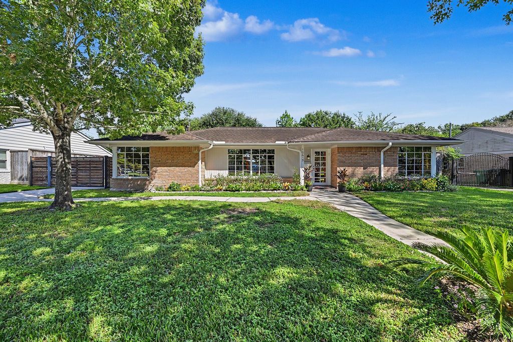 10615 Atwell Drive, Houston, TX 77096
