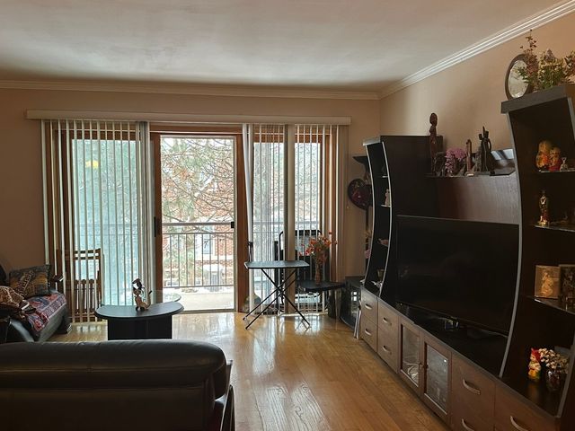 5105 W MADISON Street 1-206, Skokie, IL 60077