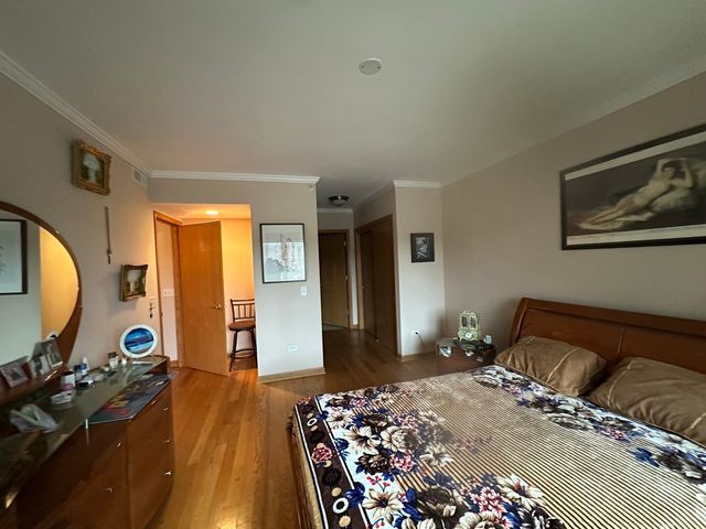 5105 W MADISON Street 1-206, Skokie, IL 60077