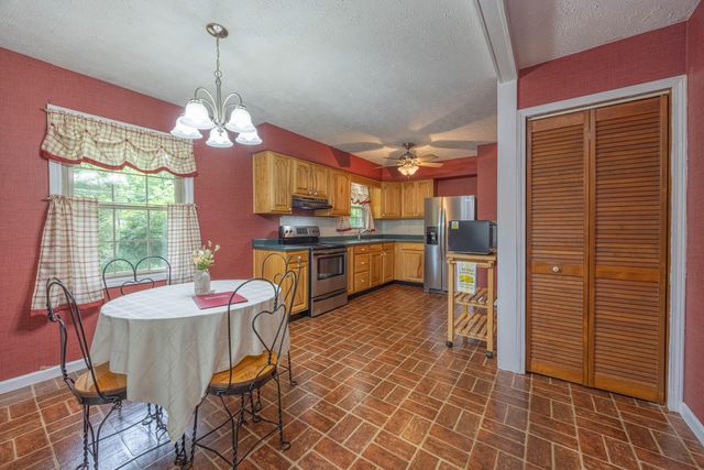 873 Clintonville Road, Paris, KY 40361