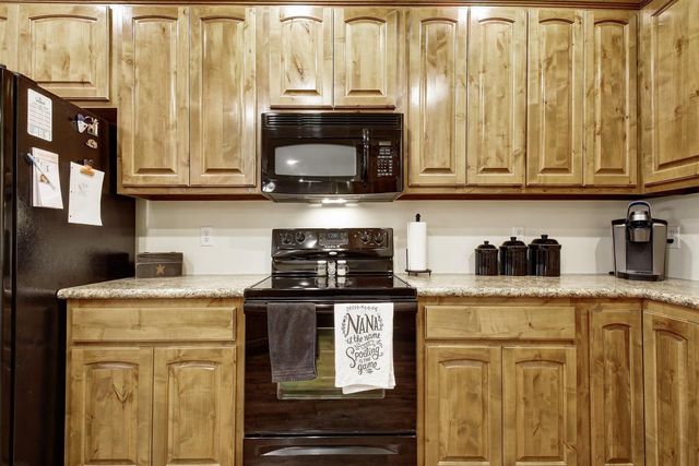 2251 Hazelwood DR, New Braunfels, TX 78130