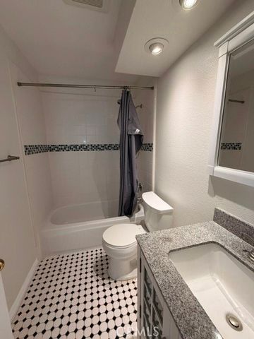 2300 Maple Avenue 25, Torrance, CA 90503