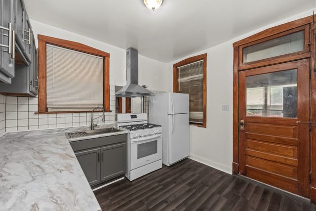 5017 N SAWYER Avenue, Chicago, IL 60625