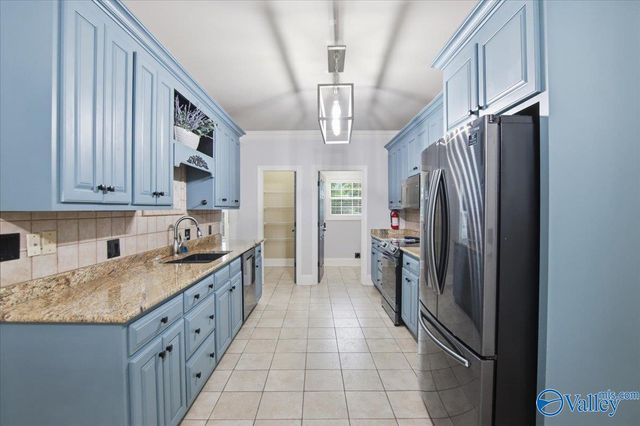 3032 Box Canyon Road SE, Huntsville, AL 35803