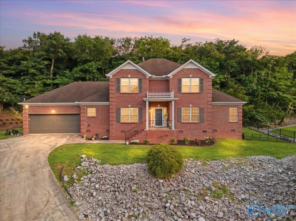 3032 Box Canyon Road SE, Huntsville, AL 35803