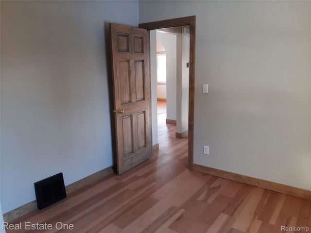 1850 + 1852 Ward Road, Bloomfield Charter Township, MI 48302