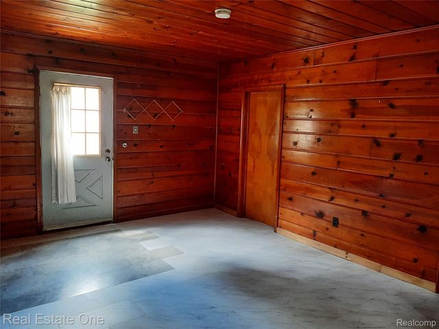 1850 + 1852 Ward Road, Bloomfield Charter Township, MI 48302