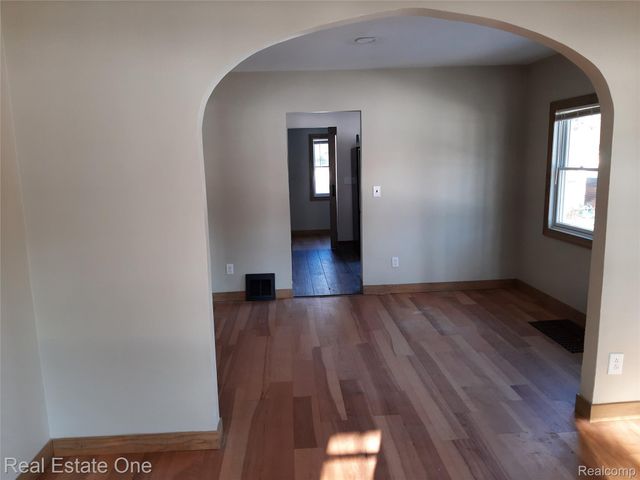 1850 + 1852 Ward Road, Bloomfield Charter Township, MI 48302