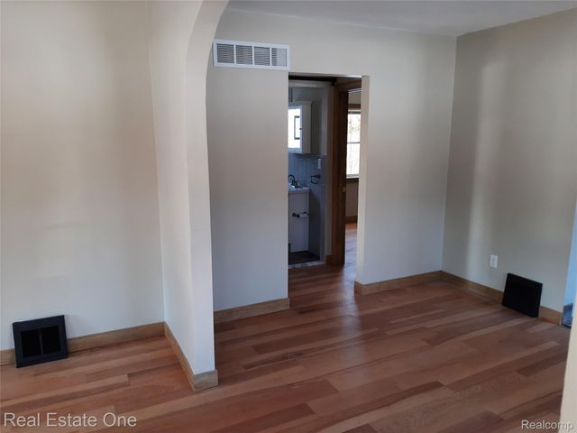 1850 + 1852 Ward Road, Bloomfield Charter Township, MI 48302
