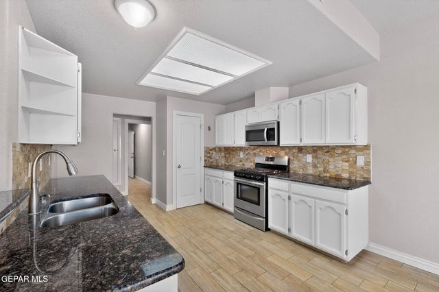 1365 DESERT CANYON Drive, El Paso, TX 79912