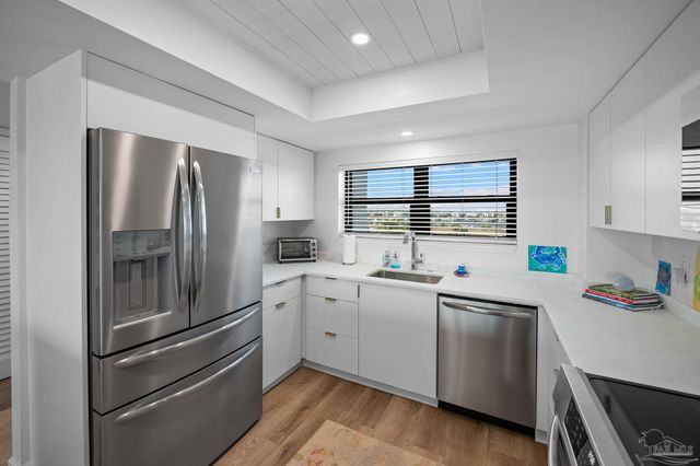 16777 Perdido Key Dr 504, Pensacola, FL 32507