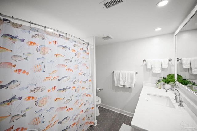 16777 Perdido Key Dr 504, Pensacola, FL 32507