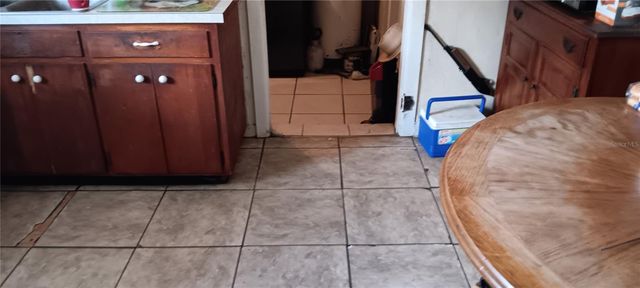 555-565 LEE ROAD, Jacksonville, FL 32225