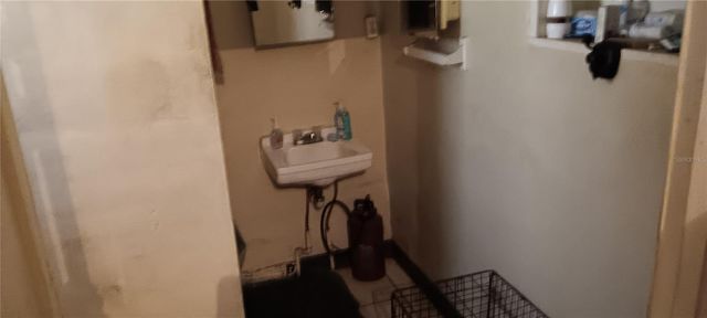 555-565 LEE ROAD, Jacksonville, FL 32225