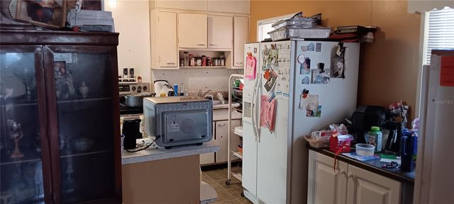 555-565 LEE ROAD, Jacksonville, FL 32225