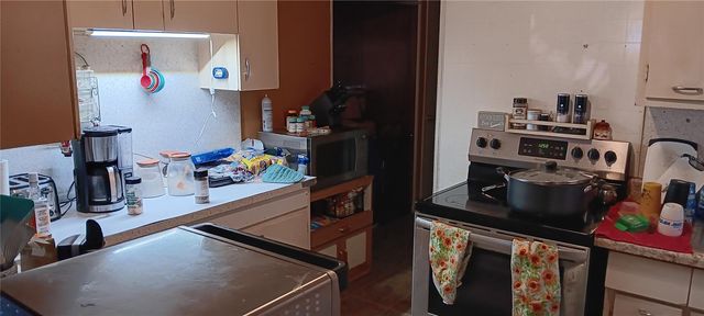 555-565 LEE ROAD, Jacksonville, FL 32225