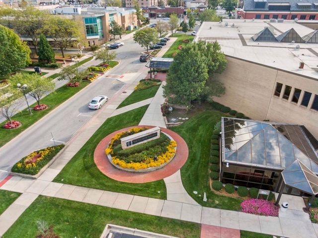 10801 S Tripp Avenue, Oak Lawn, IL 60453