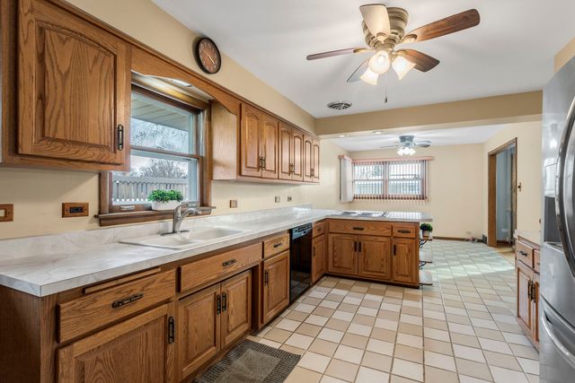 10801 S Tripp Avenue, Oak Lawn, IL 60453