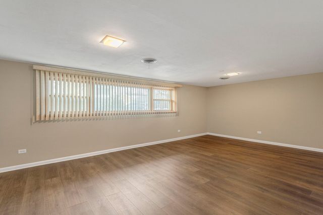 10801 S Tripp Avenue, Oak Lawn, IL 60453