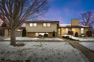 10801 S Tripp Avenue, Oak Lawn, IL 60453