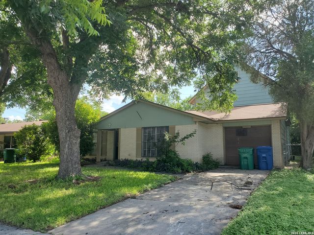 427 WONDER PKWY, San Antonio, TX 78213