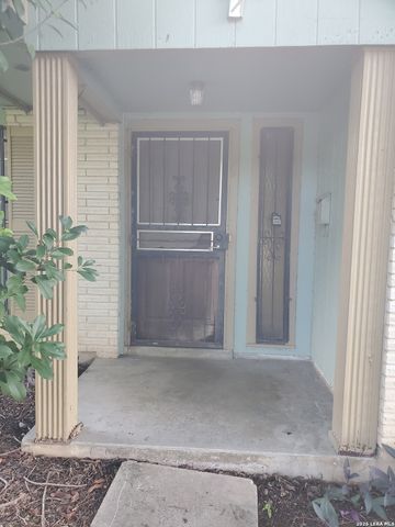427 WONDER PKWY, San Antonio, TX 78213