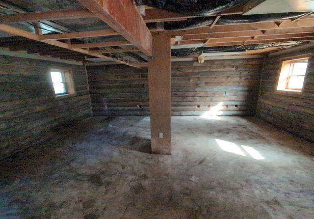 525 W 2nd Street S, Newton, IA 50208