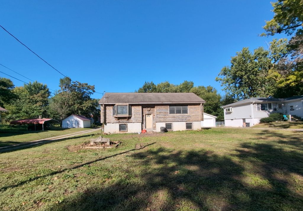 525 W 2nd Street S, Newton, IA 50208