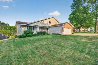 7171 Rustic Oval, Seven Hills, OH 44131