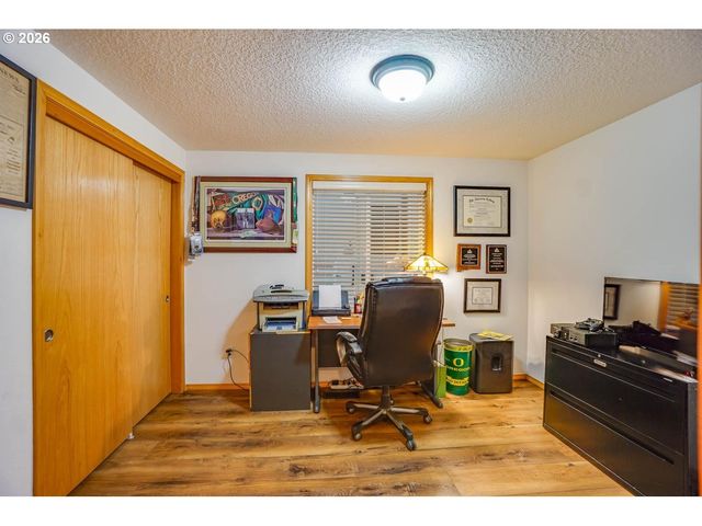 2107 N 5TH Way, Ridgefield, WA 98642